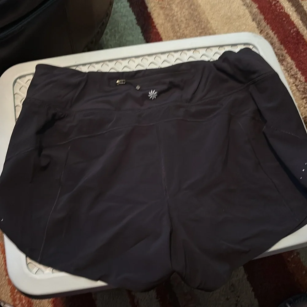 Women’s Athleta shirts medium black - Picture 4 of 4